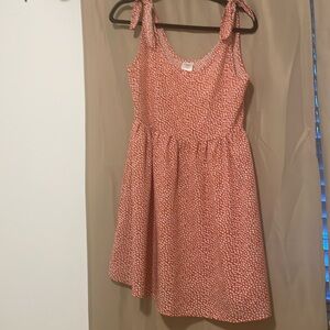 Babydoll dress with adjustable sleeves